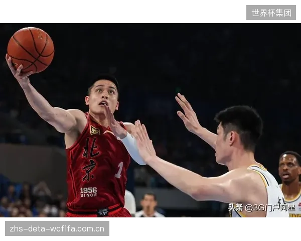 总决赛篮板球博弈：双方在篮板保护上势均力敌，内线卡位将异常激烈。